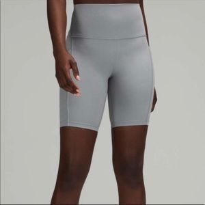 Lululemon NWT Align Bike Shorts 8” size 4 in color “Rhino”